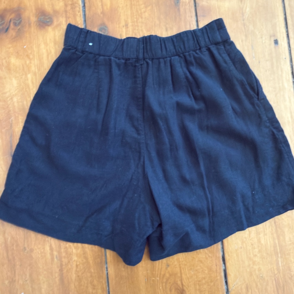 A&F Tailored Linen-Blend Shorts - Picture 2 of 4